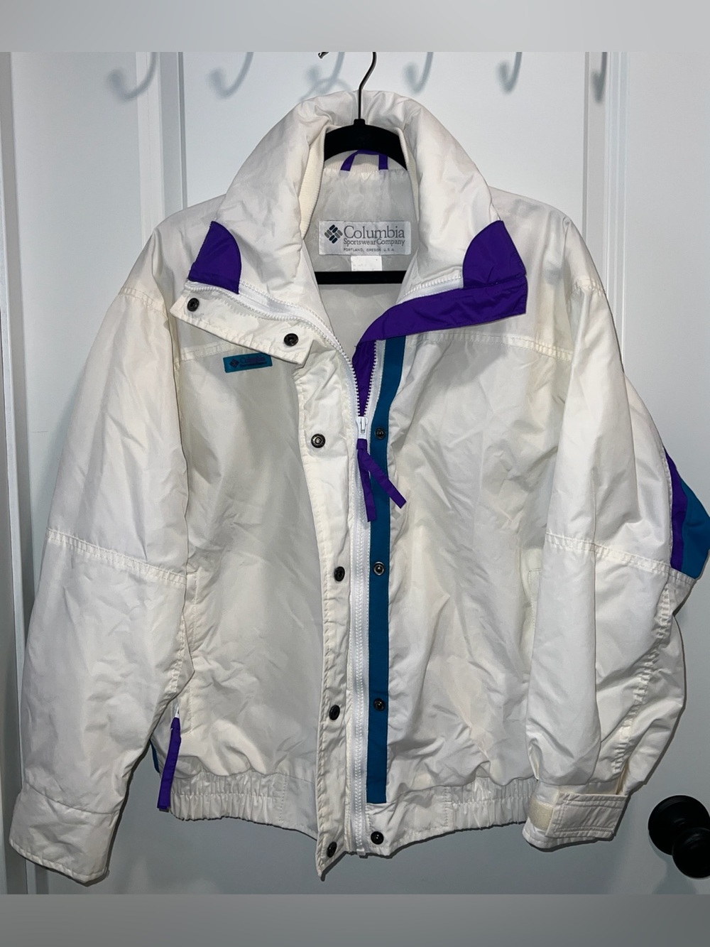Columbia Vintage Women’s 1990s Bugaboo White Jacket with Purple & Teal Size S